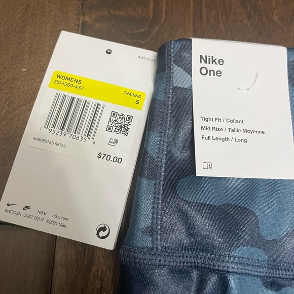 Super Sexy Women’s Nike Dri-Fit Sports Bra and Leggings Bundle, NWT - Picture 8 of 16